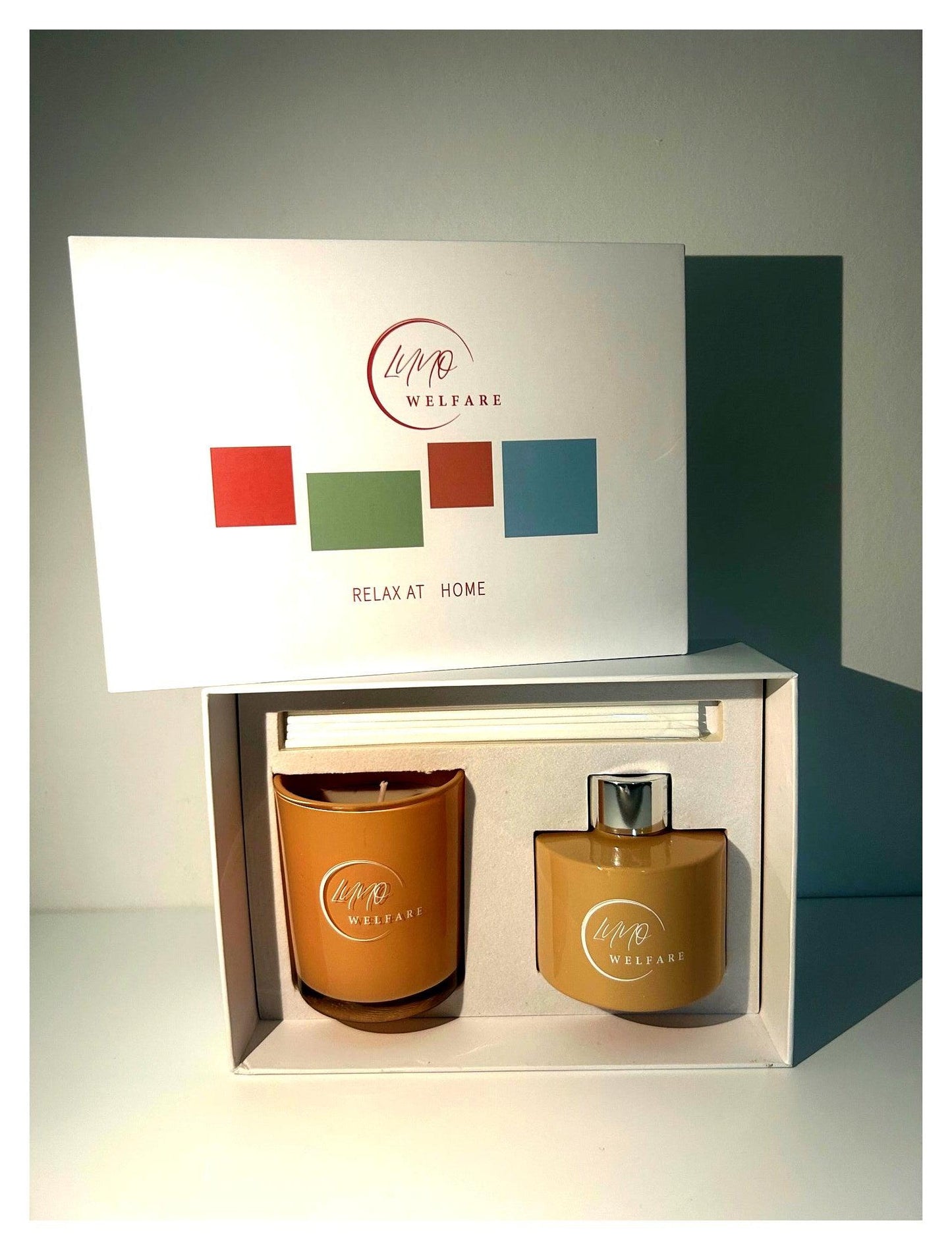 Coffret bougie et diffuseur rechargeable, design élégant, parfait pour maison ou cadeau.