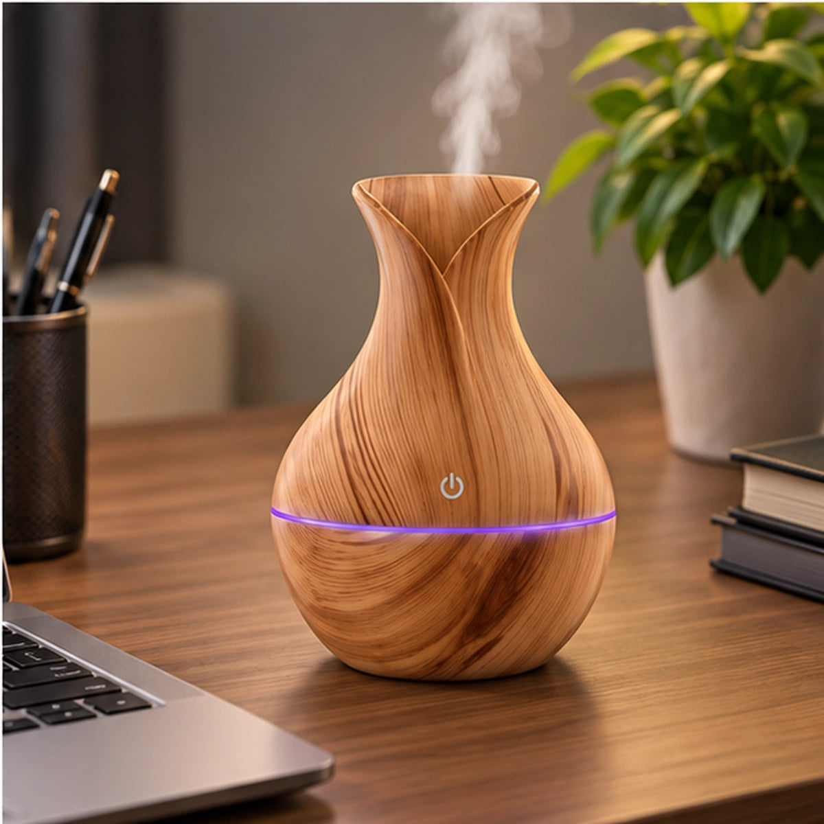 Diffuseur USB ultrasonique 130 ml bois clair dans un espace de bureau