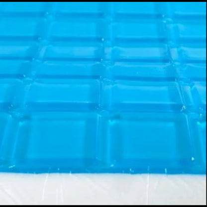 Détail de l’insert gel bleu de l’oreiller cervical