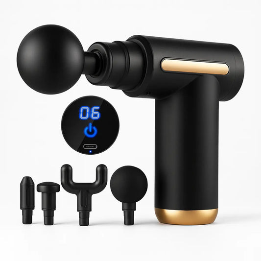 Pistolet de massage musculaire sans fil noir avec finition dorée, écran LED bleu et quatre embouts interchangeables, présenté sur fond clair soigné.